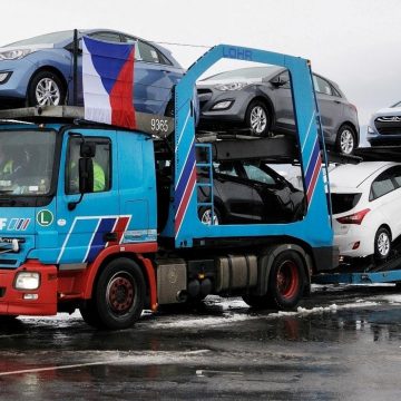 První expedice nových vozů Hyundai i30 pro české zákazníky