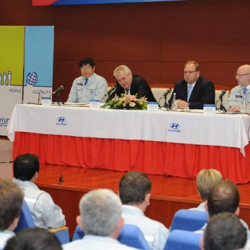 Miloš Zeman, prezident České republiky, navštívil závod HMMC
