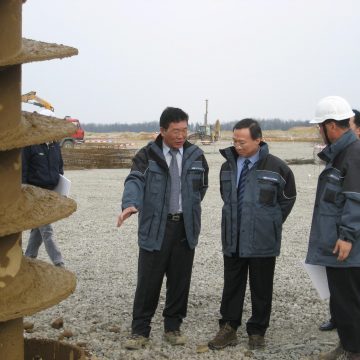 NA KRÁTKOU NÁVŠTĚVU PRAHY, NOŠOVIC A ŽILINY PŘIJEL ZE SOULU KIM DONG-DŽIN, MÍSTOPŘEDSEDA HYUNDAI MOTOR COMPANY