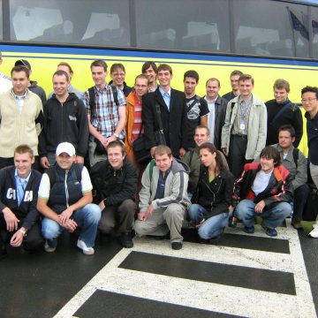 TŘIADVACET ZAMĚSTNANCŮ HMMC ODJELO DNES NA DVA TÝDNY DO ČÍNY