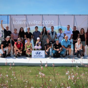 S Hyundai kolem světa na pomoc malé Amálce